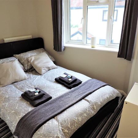1 Bed Bagshot Pennyhill Accommodation Bagian luar foto