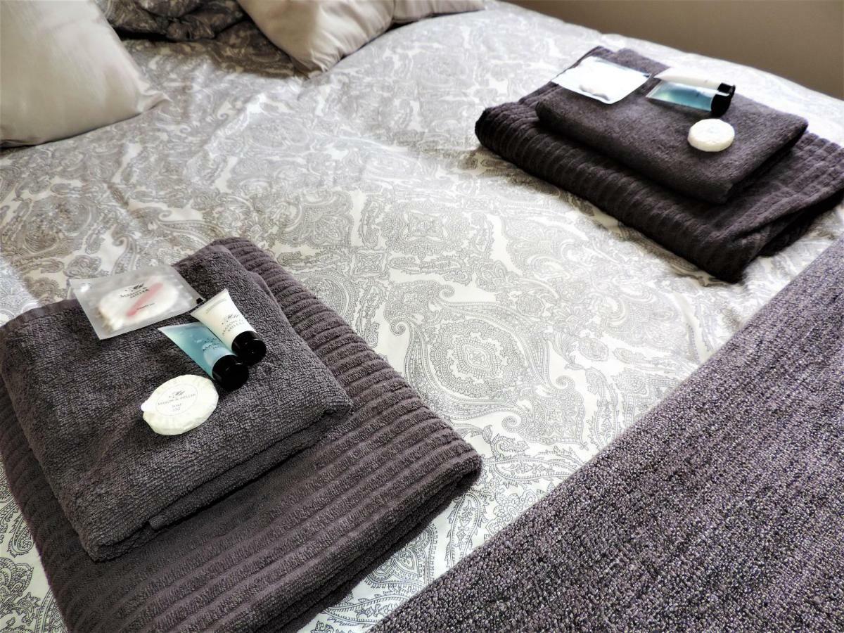 1 Bed Bagshot Pennyhill Accommodation Bagian luar foto